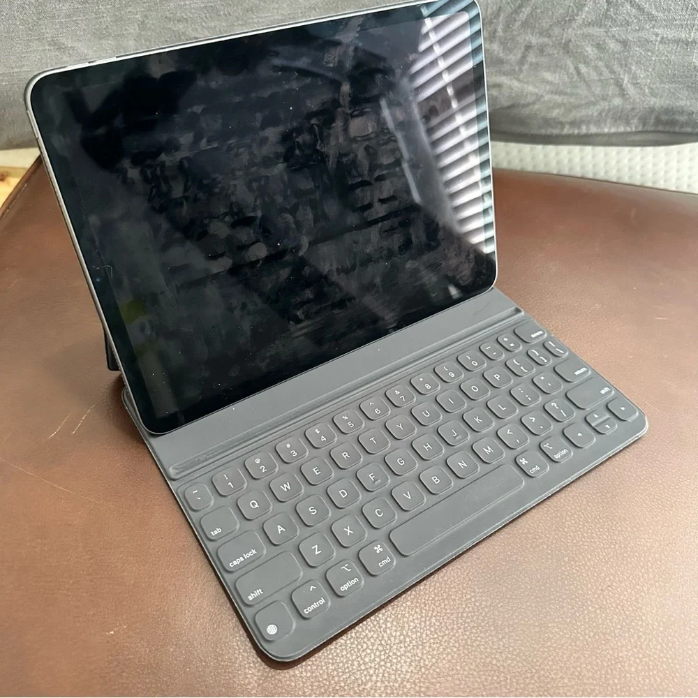 Apple Smart Keyboard Folio (for 11-inch for iPad Pro)